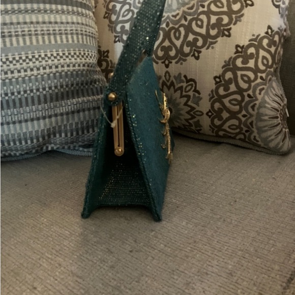 Moo Roo designer teal shimmer peacock vintage purse
Perfect compliment to Easter - Picture 3 of 7